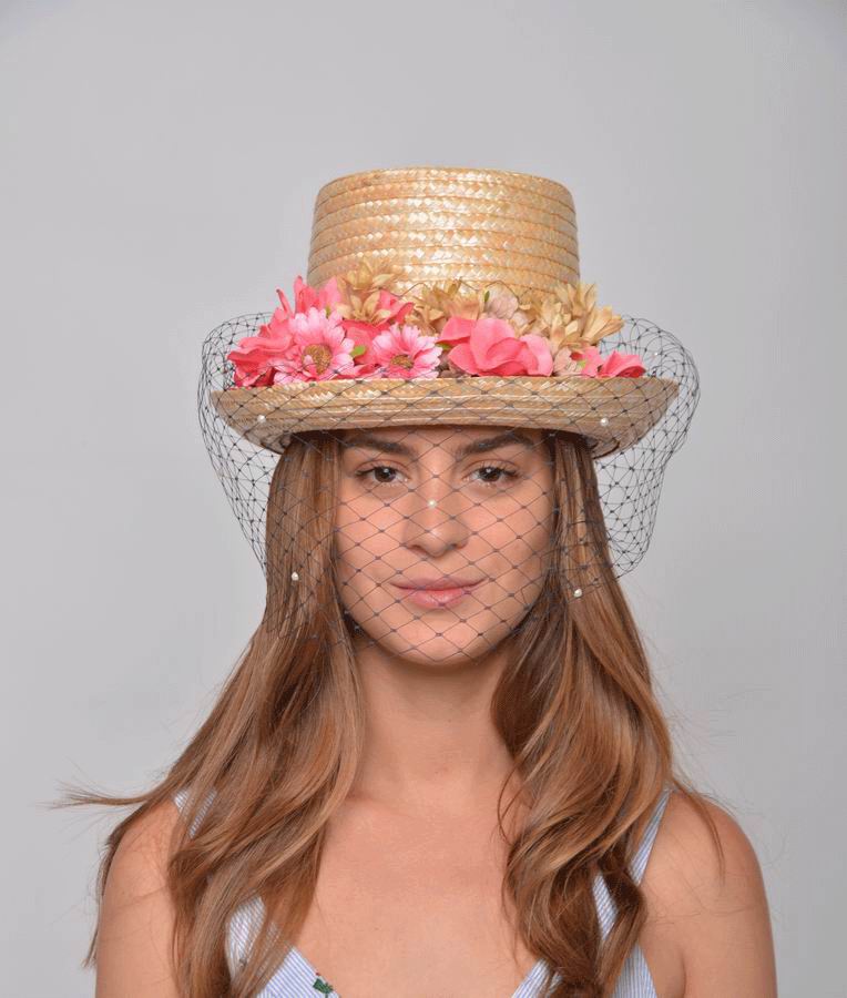 Chapeau Haut de Forme Atenea en Paille, Fleurs et Voile