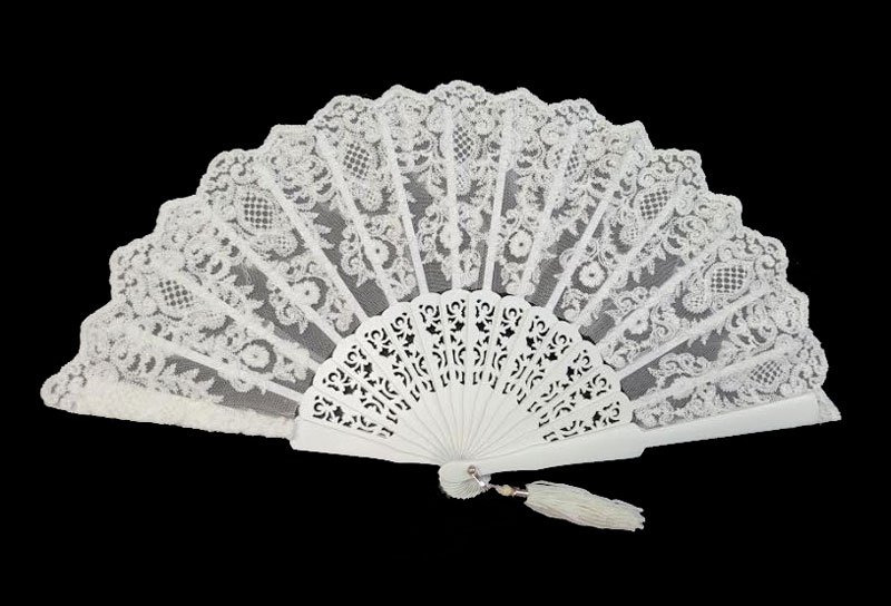 White Bridal Fan with Blonda and Wooden Fretwork