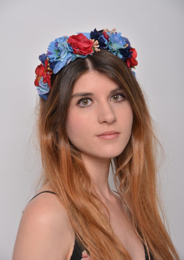 Diadema Dafne. Flores en Azul y Buganvilla