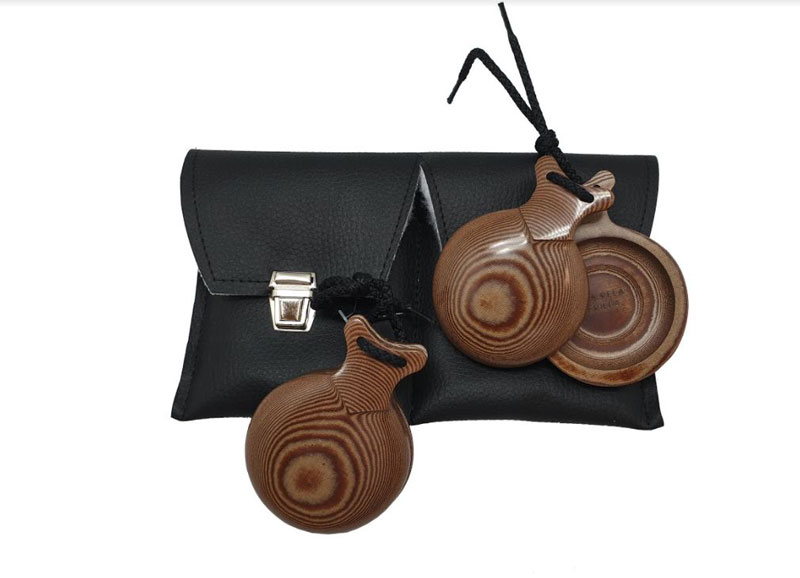 Capricho Castanets Caramel Canvas with V-Shaped Ears and Double Soundbox. Castañuelas del Sur