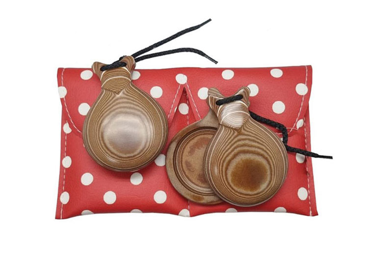 Professional Castanets of Caramel Veined White Cloth. Castañuelas del Sur