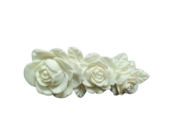 Broche Trío de Rosas en Resina. Blanco