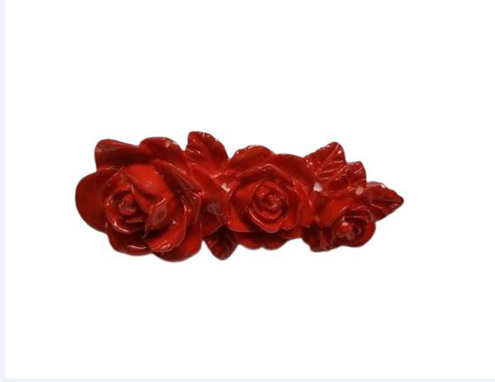 Broche Trois Roses en Résine. Rouge