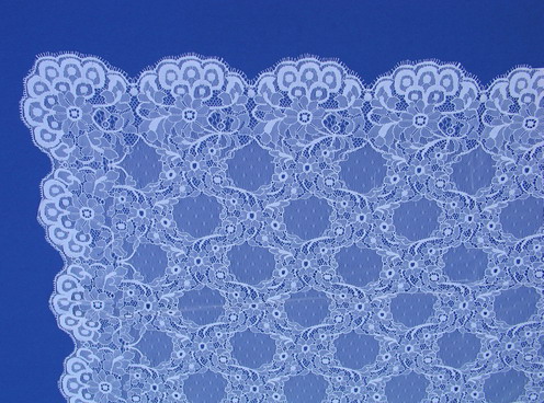 Mantilla española ref.402N. Medidas: 120x250 cm